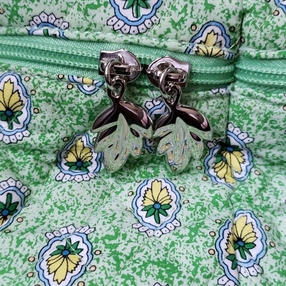leaf  makeup/toiletry bag. - Picture 3 of 14